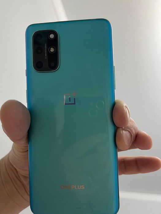 Продам смартфон Oneplus 8T
