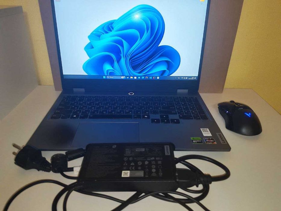 Lenovo LOQ 15.6" (2024) / RTX 4060 / Ryzen 7 / 24GB RAM / 1TB SSD