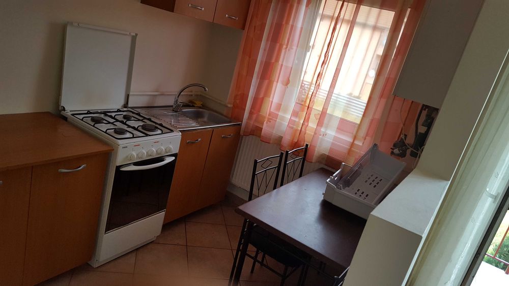Vând apartament str. Plopilor Florești