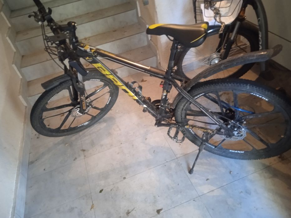 Velosiped sotiladi 

1. 26 dyumlik diska
2. Turi: Sport uchun mos
3.