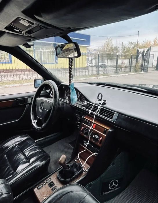 Mercedes Benz W124