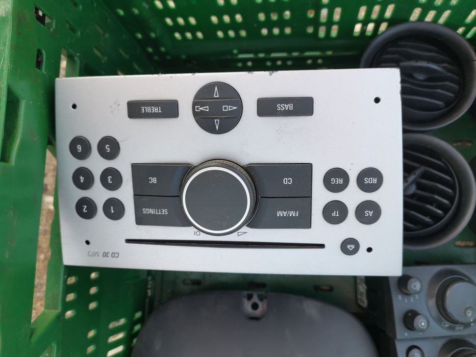 Интериор, климатроник и СД за Опел Мерива / Агила А