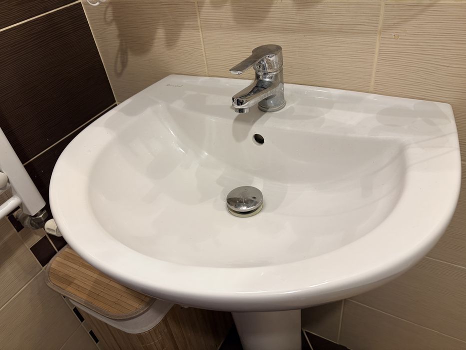 Chiuveta/Lavoar Romstal cu Baterie si Masca Ceramica