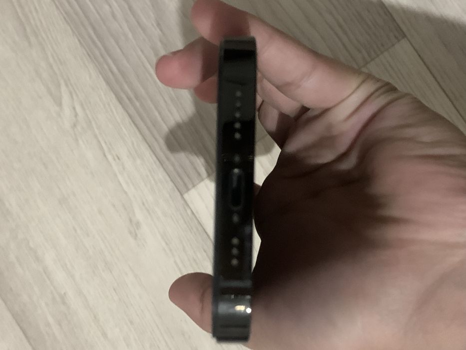 Iphone 14 Pro с повреждением