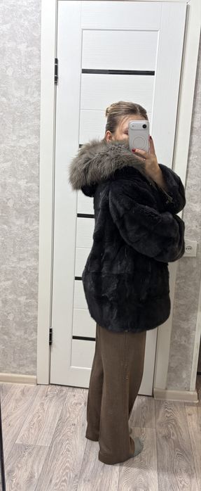 Продаю норковую шубу