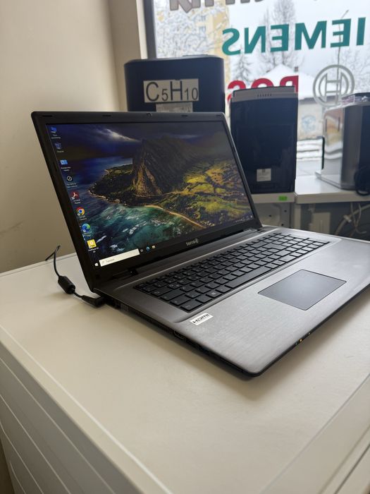 Лаптоп TERRA перфектен