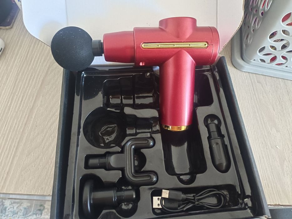 Продам массажёр и наручные часы.