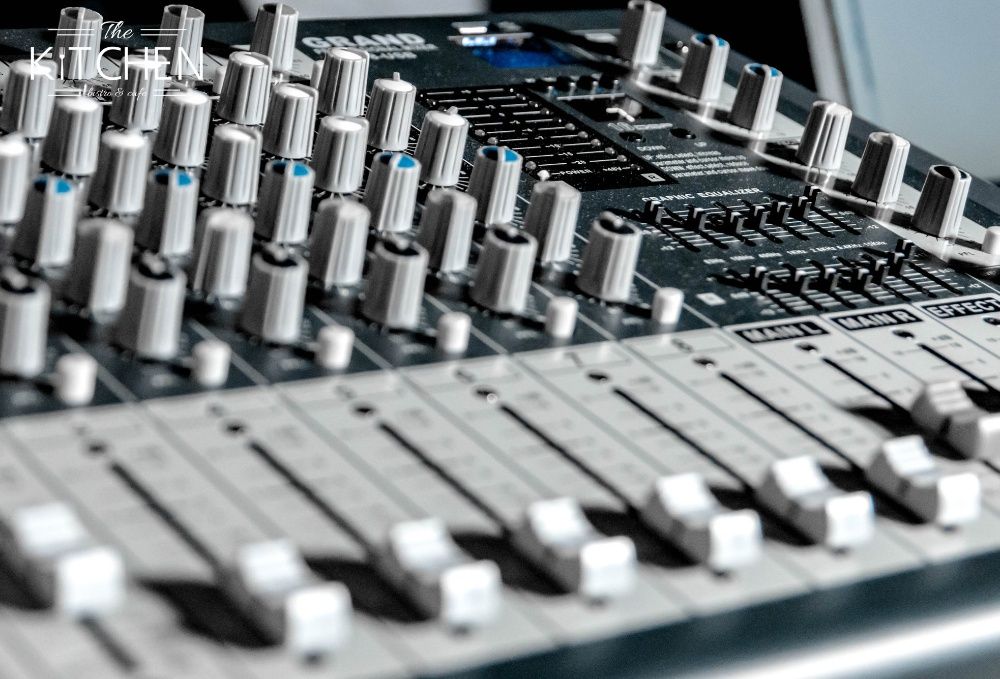 DJ Диджей - услуги диджея. С полным оборудованием!