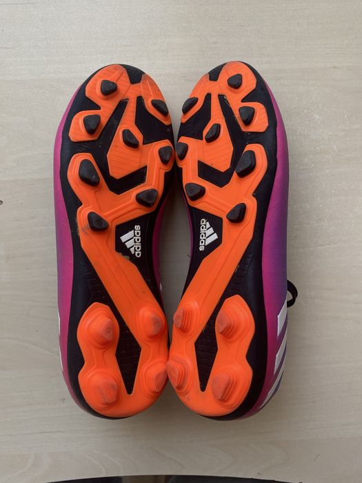 Футболни бутонки