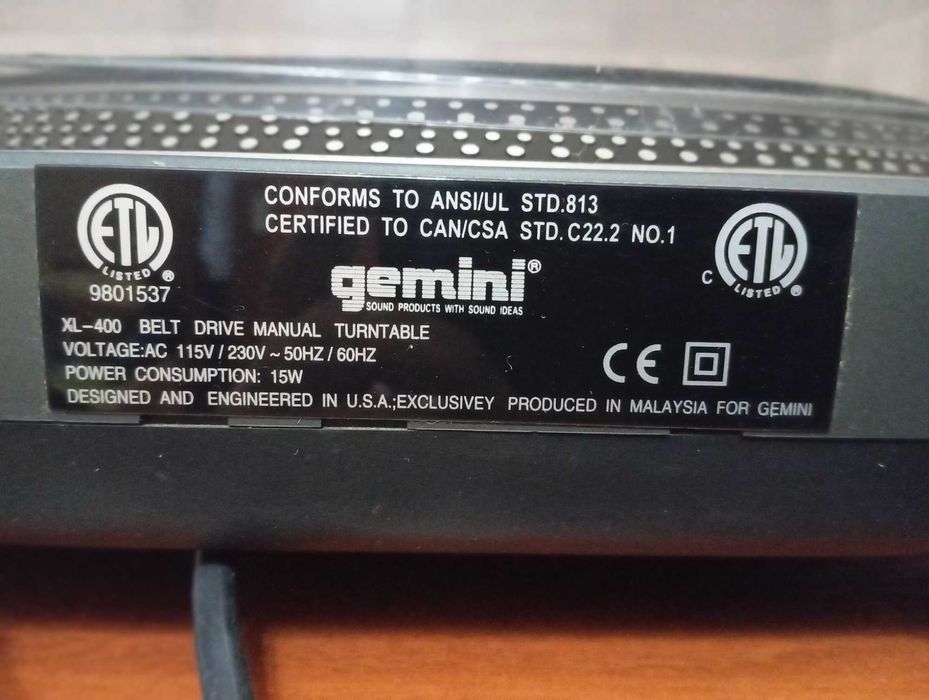 Продам проигрыватель винил дисков GEMINI.