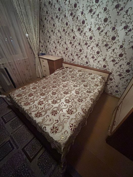 Продам спальный гарнитур