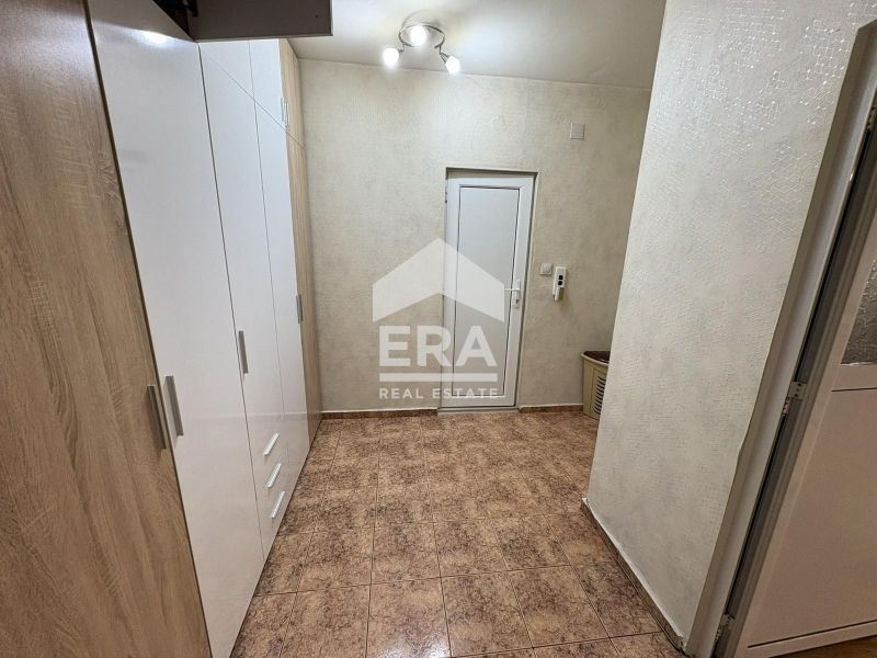 Продава се Едностаен апартамент в Добрич, Център - 45 кв.м за 1623 €/кв.м - Снимка #3