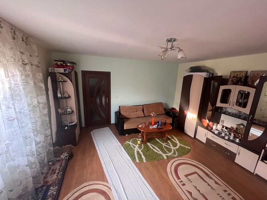 2 Case si teren de 2031mp Golesti/Focsani