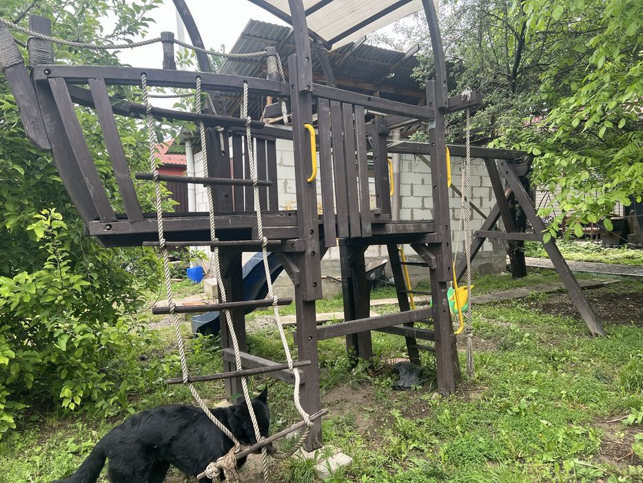 Продам детскую площадку