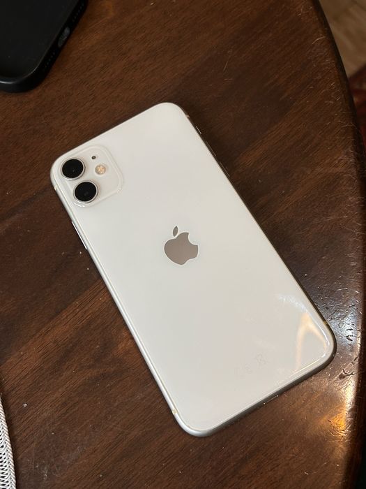 iPhone 11 white 64GB