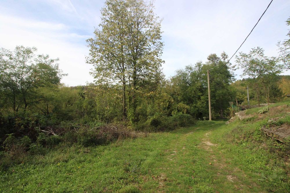 Парцел в регулация в с. Стойчовци