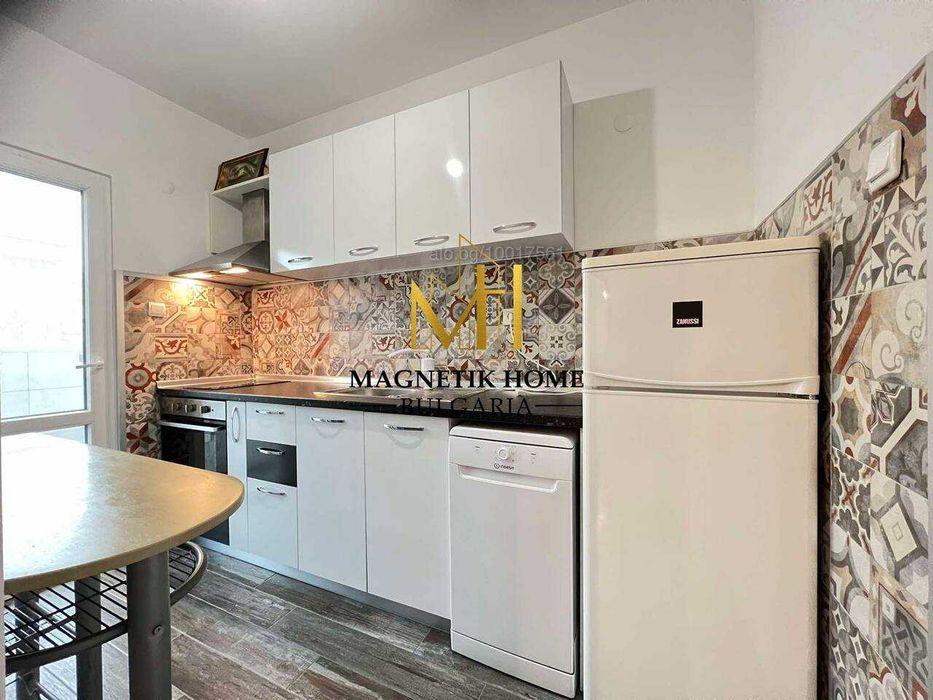 Дава се под наем Тристаен апартамент в Бургас, Център - 102 кв.м за 510 € - Снимка #15