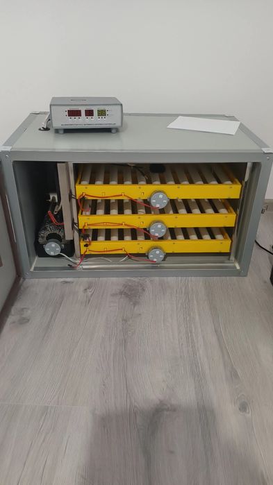 Incubator profesional 180 oua