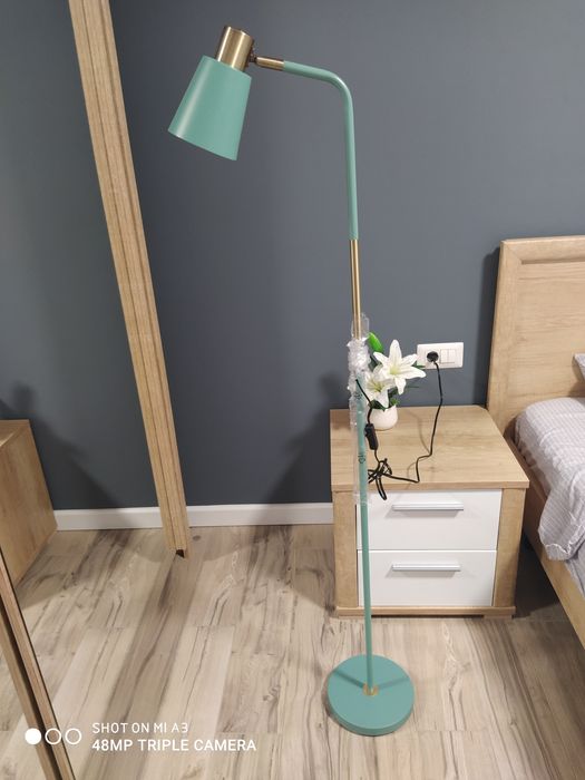 Lampadar de podea