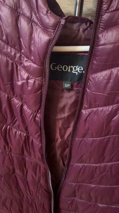 Продавам яке женско не носено!!!