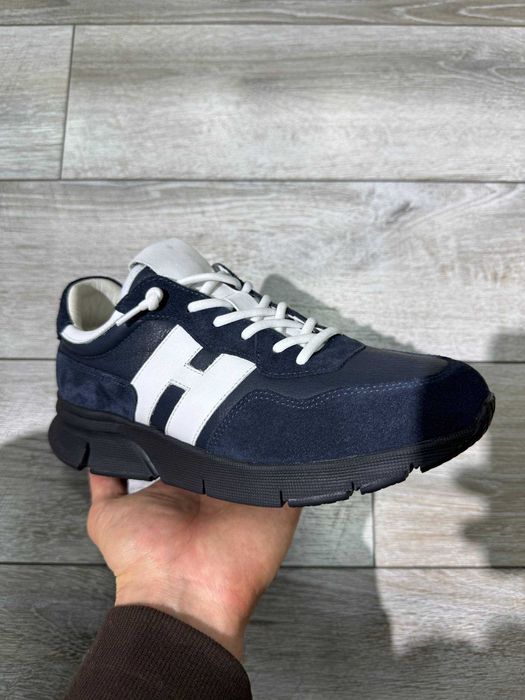 Кроссовки Hogan.