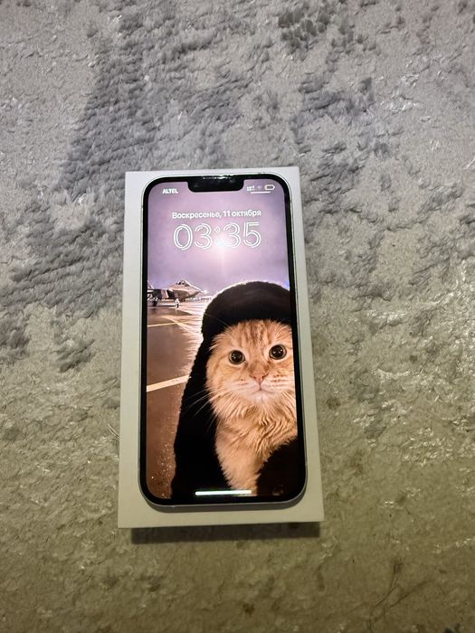 iPhone 13 128GB White — отличное состояние