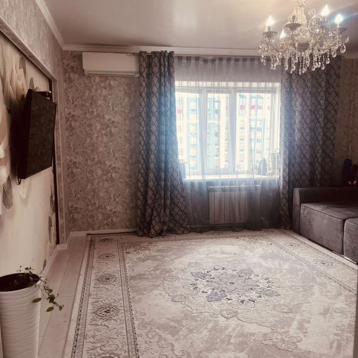 Продам шторы, с корнизом комплекте