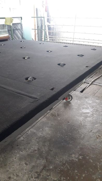 Vind masă rabatabilă pivotantă cu rupere pentru sticlă.