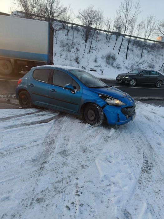 Vind Peugeot 207 avariat cu gpl