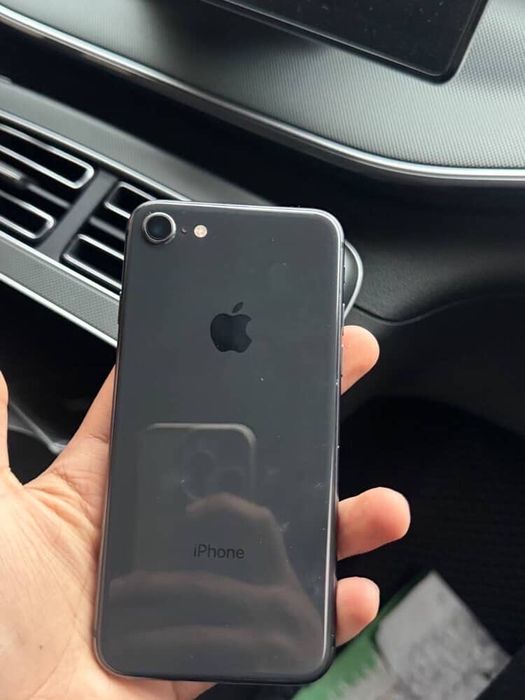 iPhone 8  93% qora  64gb