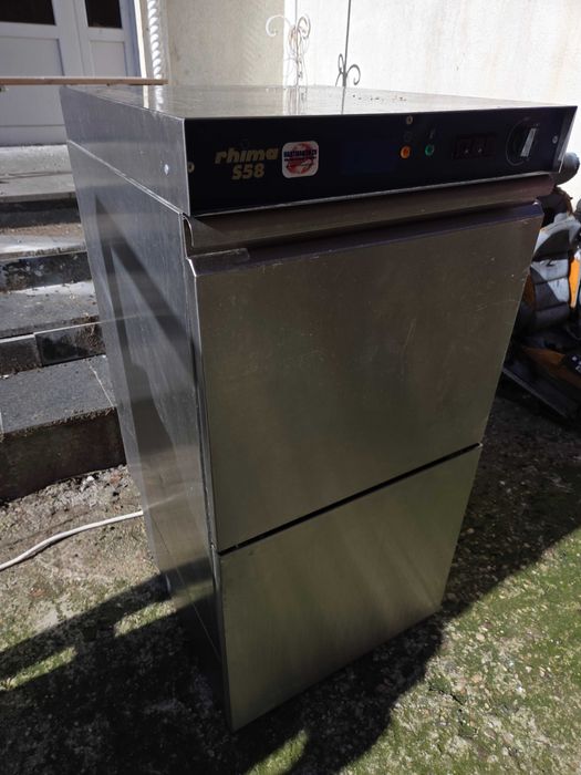 Mașina spălat vase cu sau fara capota, ciclu 2-3 minute