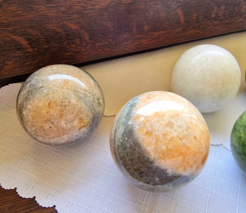 Шары из натуральных камней.