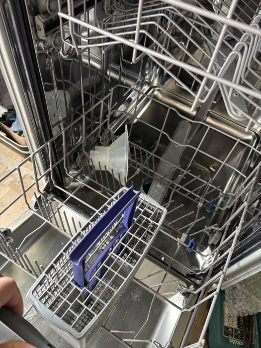 Съдомиялна за вграждане BEKO DIS5530 за ремонт