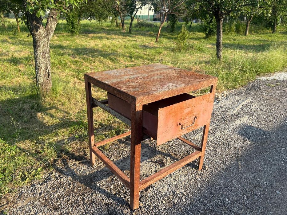 Vând banc și menghina