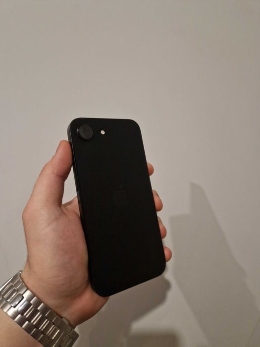 Айфон 16e 128гб 5G