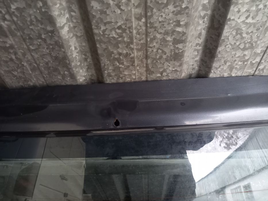 Карина е крышка универсал.