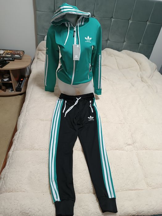 Trening complet Adidas 2 modele, unul de femei unul bărbați