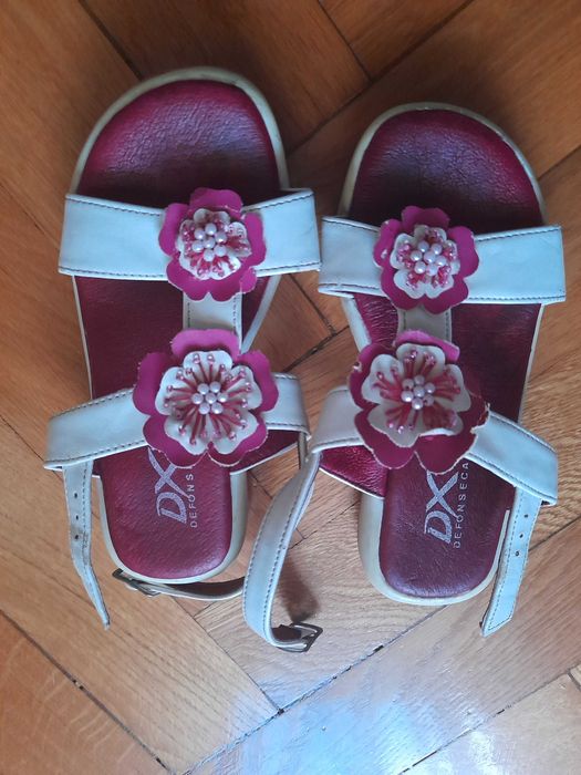 Sandale fetite mărimea 30