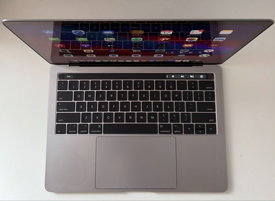 MacBook Pro 13. 2017 год