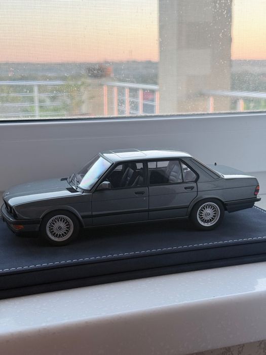 Колекционерски модел BMW M5 E28 AutoArt 1:18