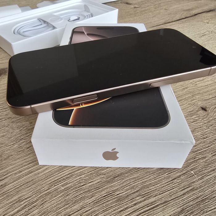 iPhone 16 Pro Max