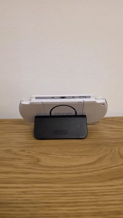Sony PSP 3000, Modat, 550 jocuri, consola 9 în 1,  cu husa si bratara