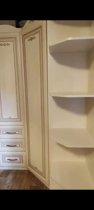 Продается кухонный гарнитур и  гарнитур детский