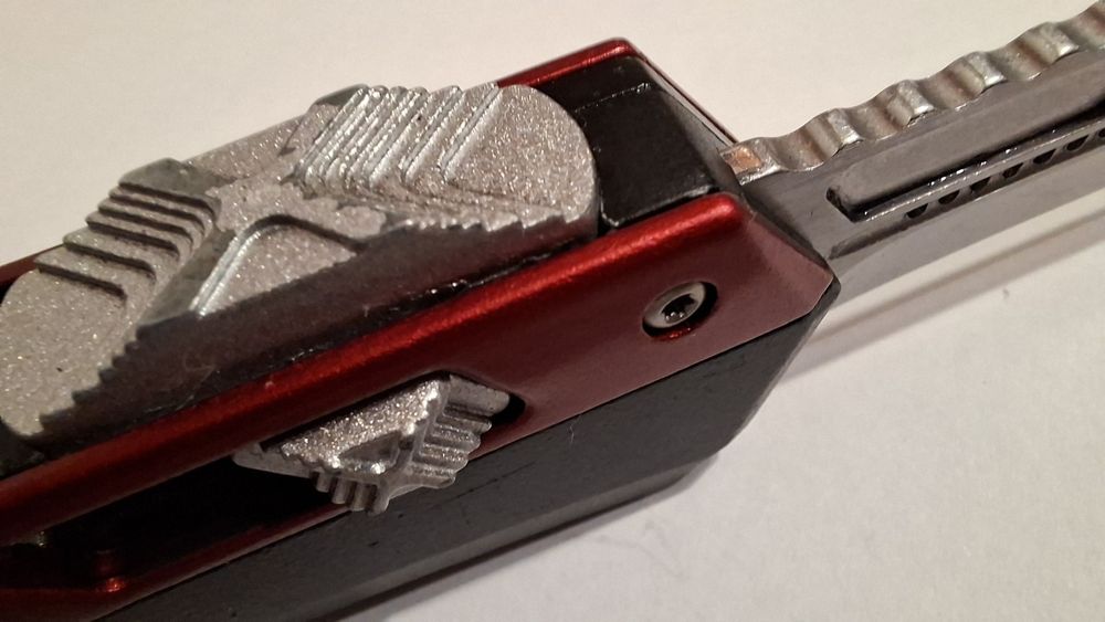 Cuțit / briceag automat  - camping / vânătoare / colecție