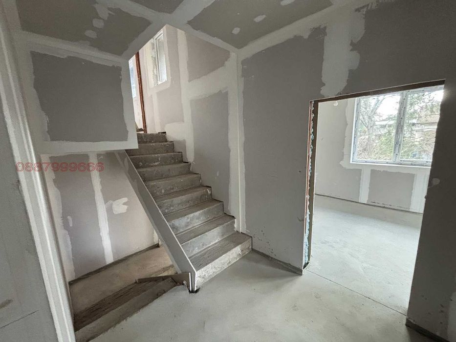 Продава се Къща в с. Владая, Област София-град - 285 кв.м за 2278 €/кв.м - Снимка #13