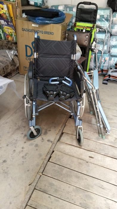 Продам инвалидное кресло и ходунки
