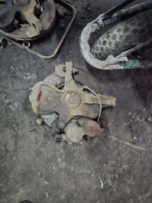 Fuzeta stanga dreapta amortizor Vw crafter 2.5 2008