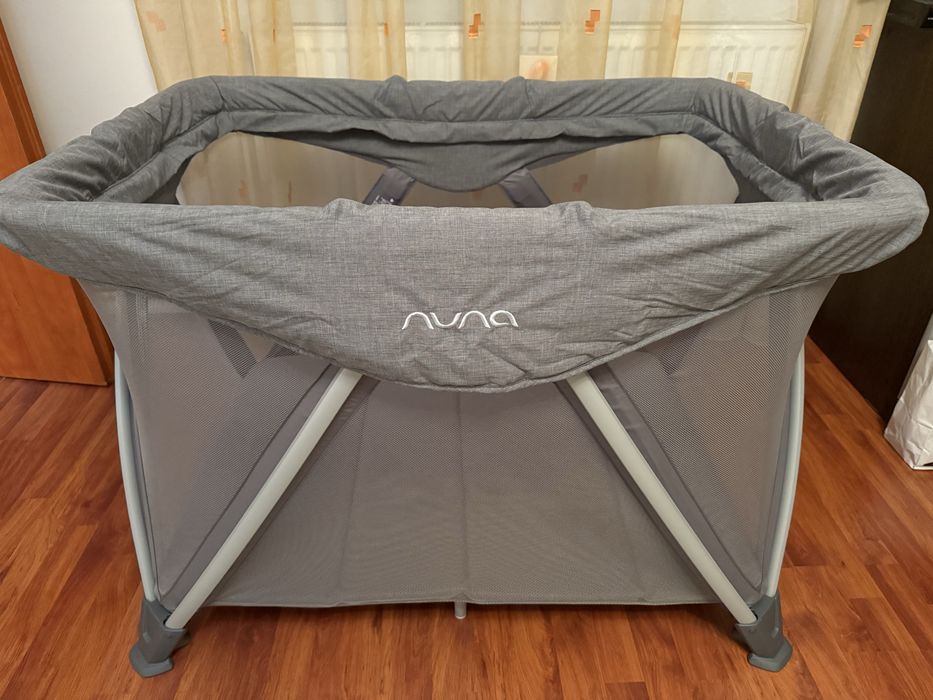 Pachet: Pătuț Nuna Sena Aire (Frost) + Cearceaf Impermeabil Nuna