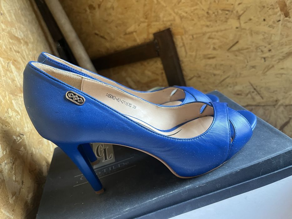 Продам туфли женские