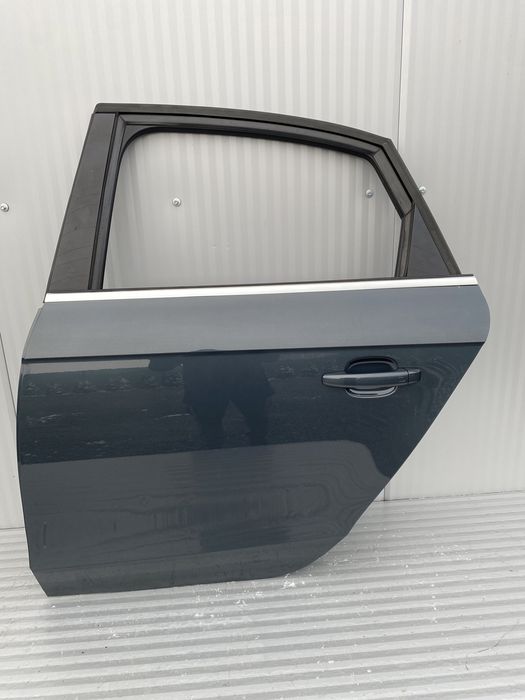 Usa st spate Audi A4 B8 Limuzina • cod de culoare LZ7H • 2008-2012